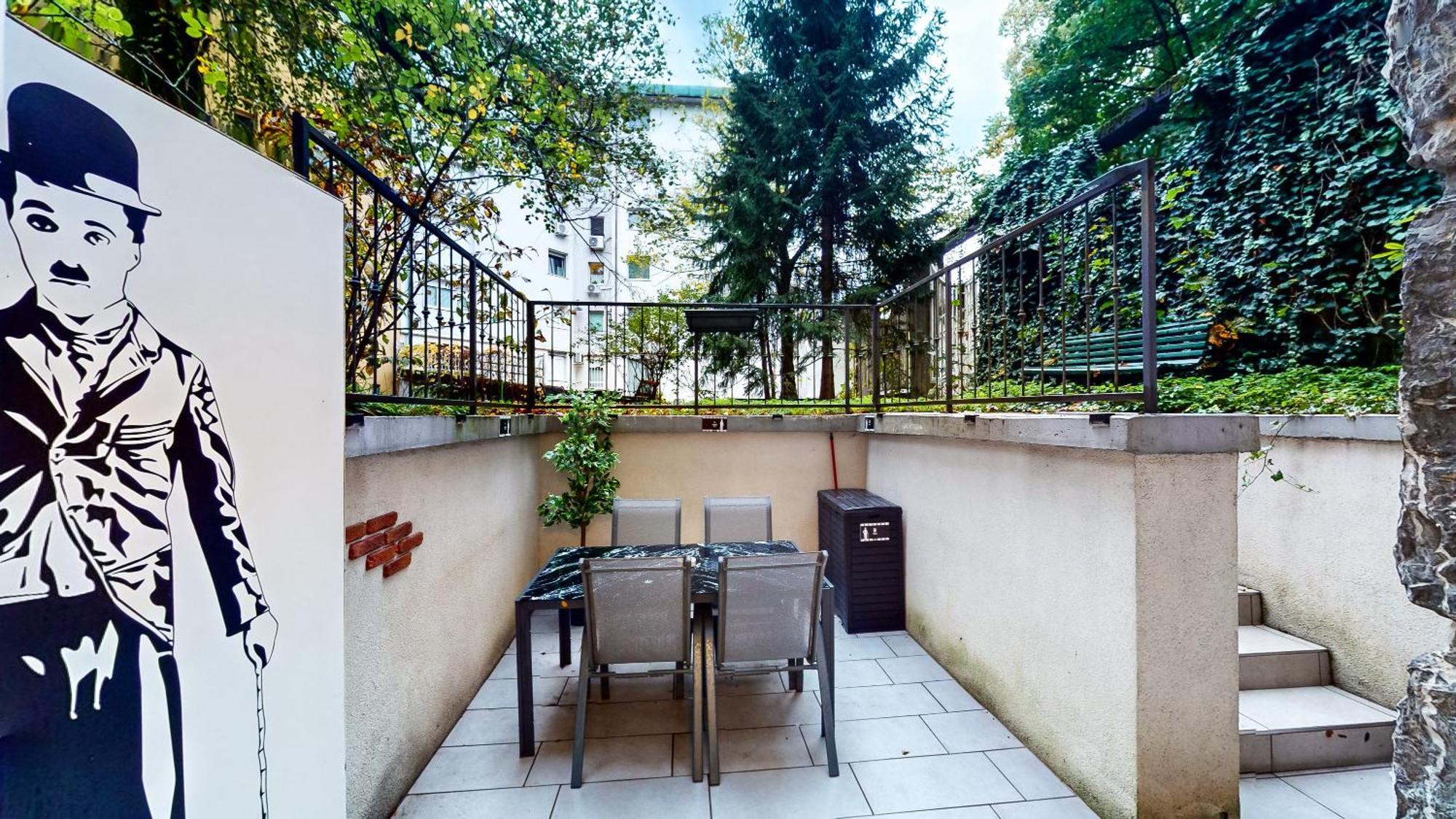 Chaplin Apartment - Free Garage Parking Lublaň Exteriér fotografie